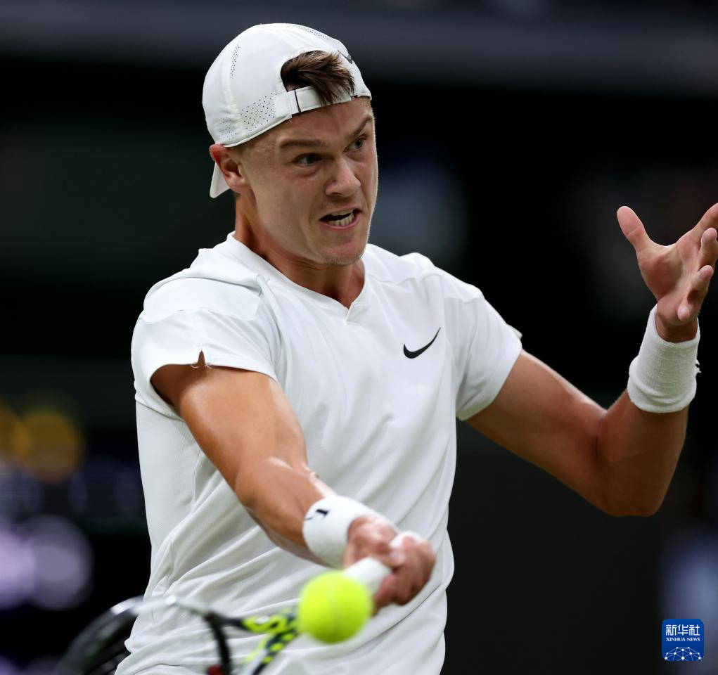 也显示出两 也显示出两